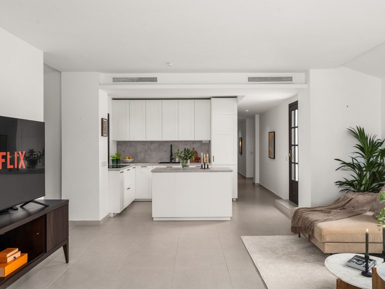 Apartment for Sale in Nueva Andalucía, Malaga 32