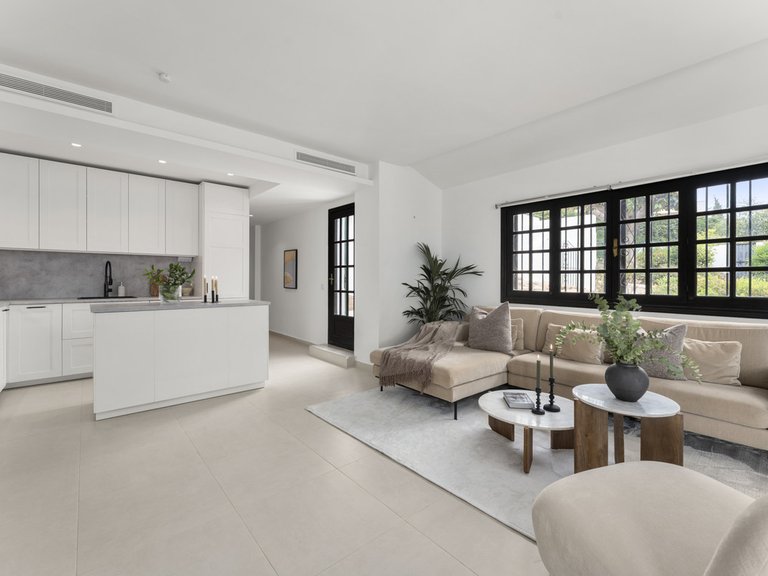 Apartment for Sale in Nueva Andalucía, Malaga 6