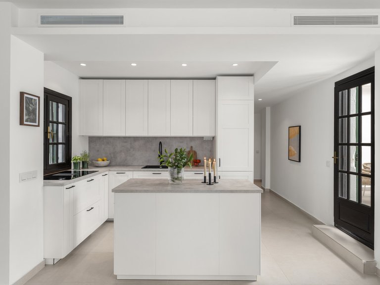 Apartment for Sale in Nueva Andalucía, Malaga 7