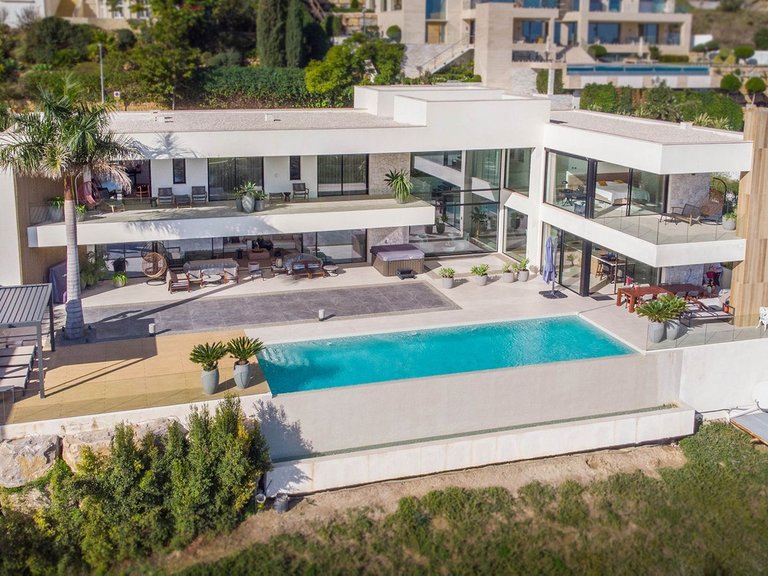 Villa for Sale in Benahavís, Malaga 1
