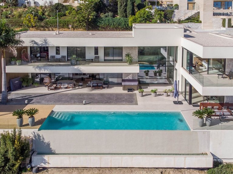 Villa for Sale in Benahavís, Malaga 3