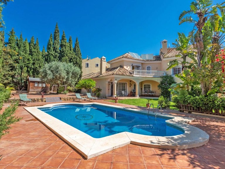 Villa for Sale in Marbella, Malaga 1
