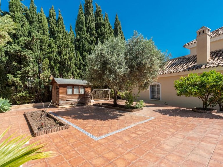 Villa for Sale in Marbella, Malaga 17