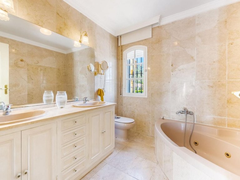 Villa for Sale in Marbella, Malaga 4