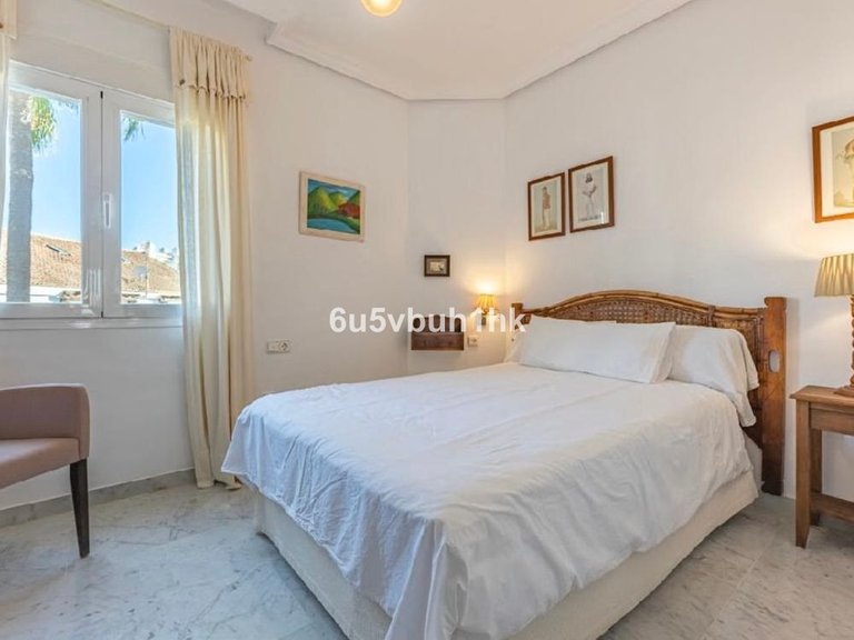 Apartment for Sale in Bahía De Marbella, Malaga 29