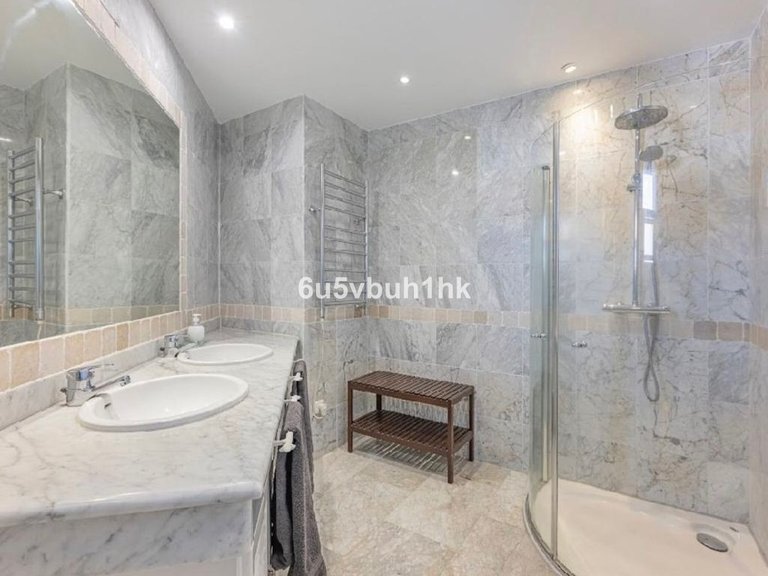 Apartment for Sale in Bahía De Marbella, Malaga 32
