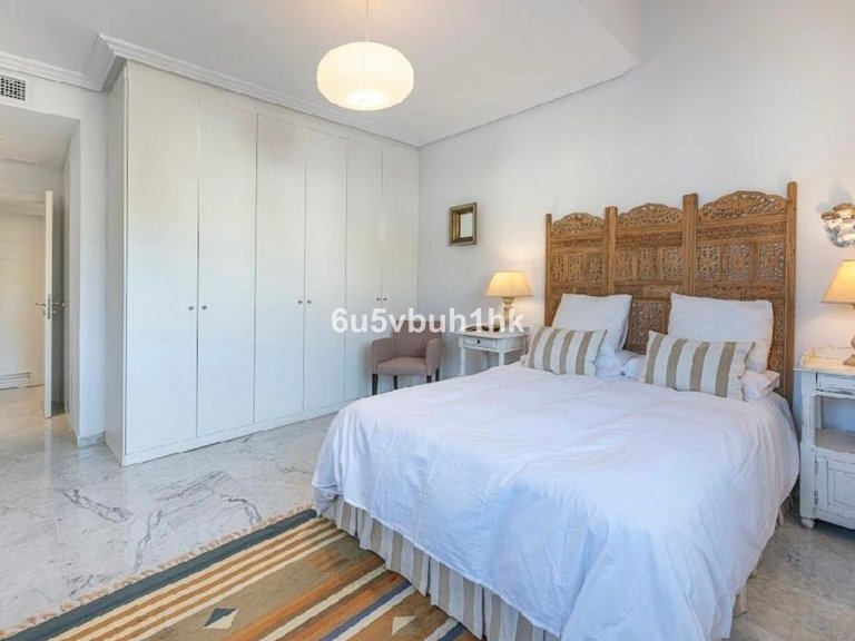 Apartment for Sale in Bahía De Marbella, Malaga 36