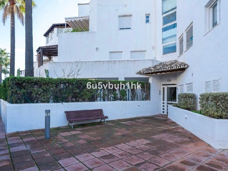 Apartment for Sale in Bahía De Marbella, Malaga 39