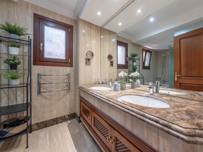 Apartment for Sale in Estepona, Malaga 12