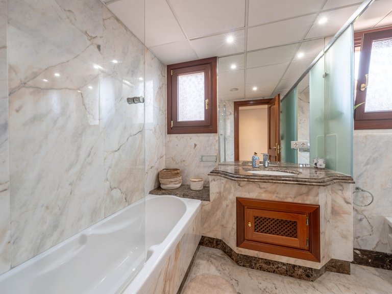 Apartment for Sale in Estepona, Malaga 17