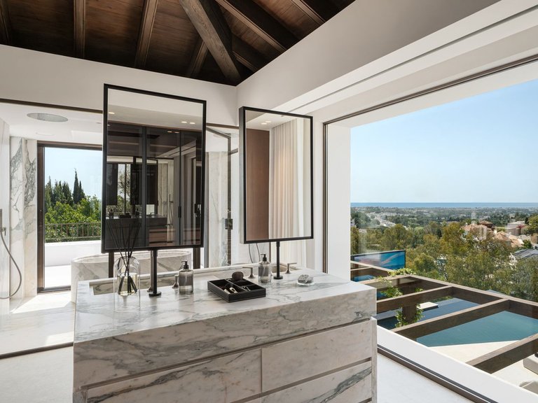 Villa for Sale in Benahavís, Malaga 25
