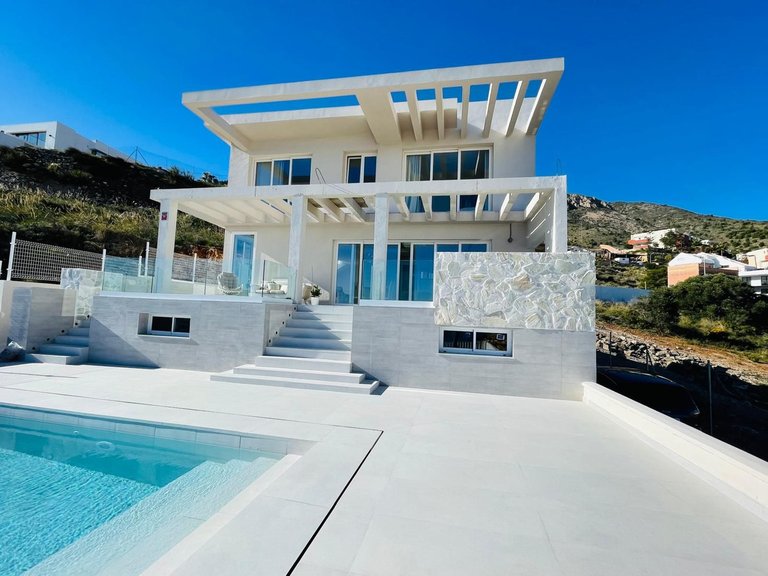Villa for Sale in Benalmadena, Malaga 1