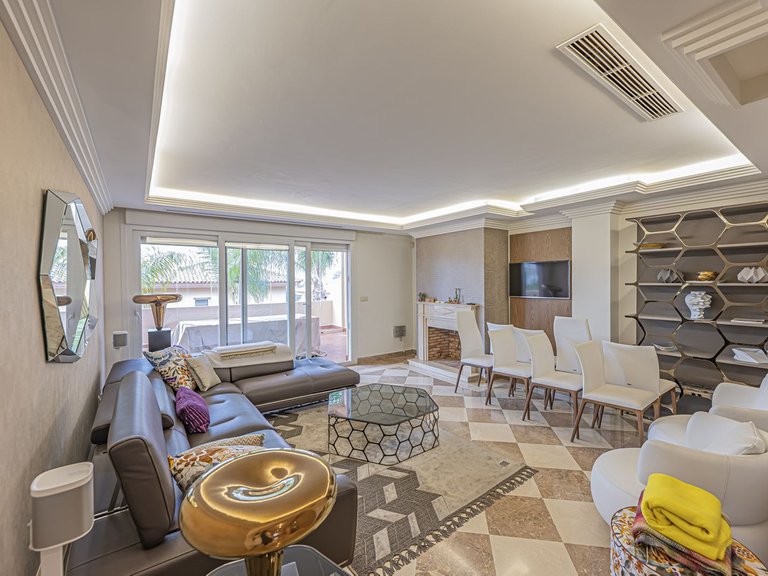 Apartment for Sale in Nueva Andalucía, Malaga 1