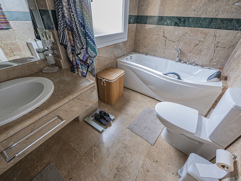 Apartment for Sale in Nueva Andalucía, Malaga 11
