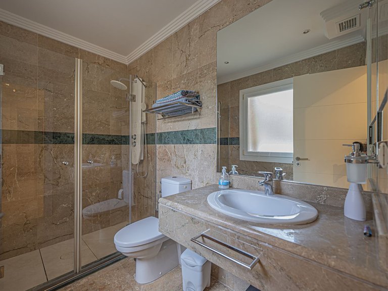 Apartment for Sale in Nueva Andalucía, Malaga 14