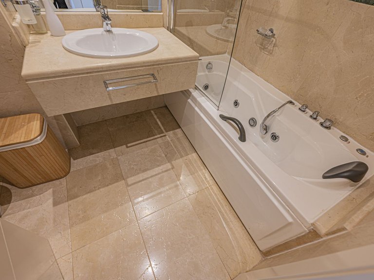 Apartment for Sale in Nueva Andalucía, Malaga 9
