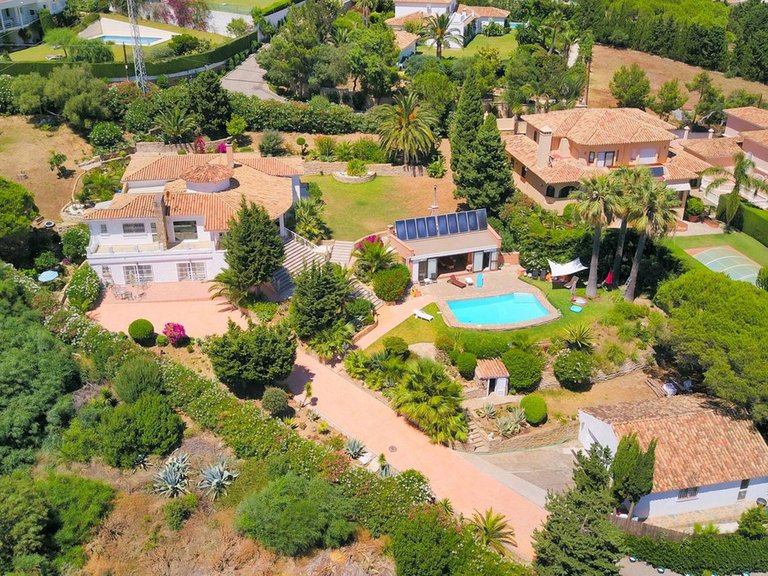 Villa for Sale in Estepona, Malaga 1