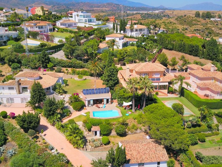Villa for Sale in Estepona, Malaga 13