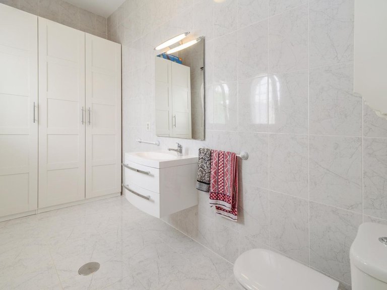 Villa for Sale in Estepona, Malaga 15