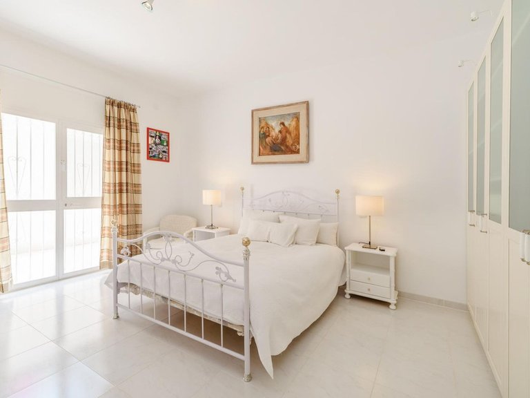 Villa for Sale in Estepona, Malaga 16