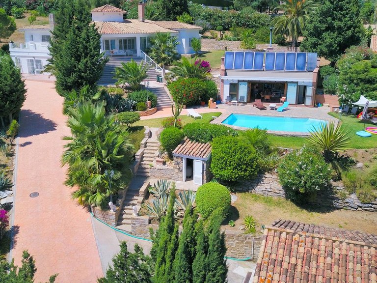 Villa for Sale in Estepona, Malaga 4