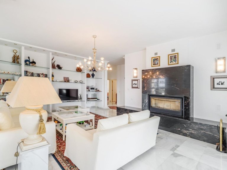 Villa for Sale in Estepona, Malaga 5