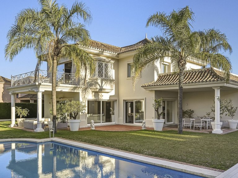 Villa for Sale in Guadalmina Alta, Malaga 1