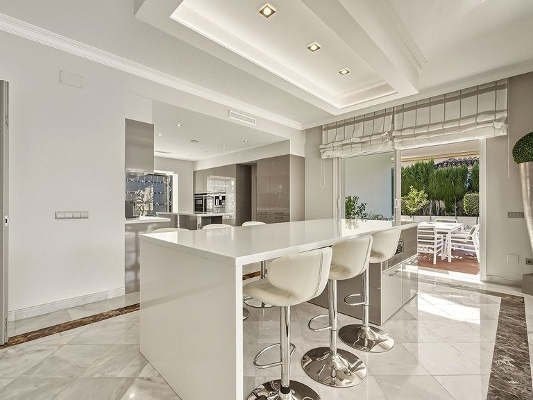 Villa for Sale in Guadalmina Alta, Malaga 10