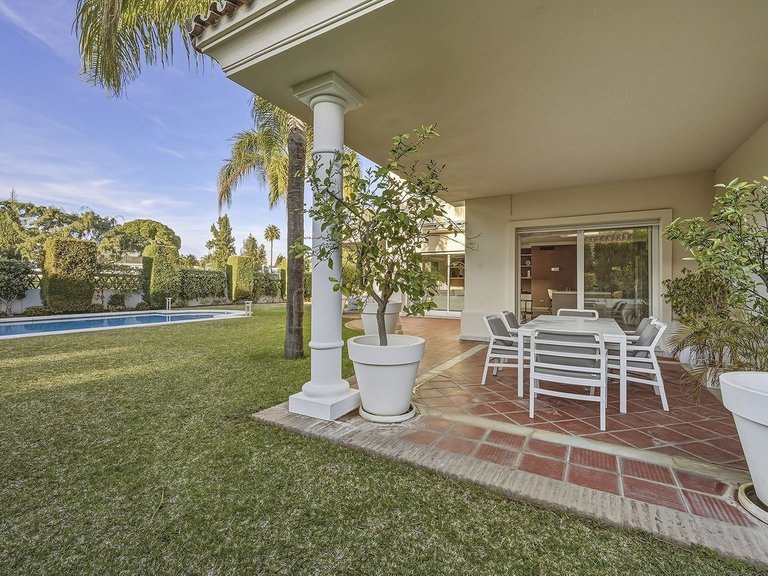 Villa for Sale in Guadalmina Alta, Malaga 14