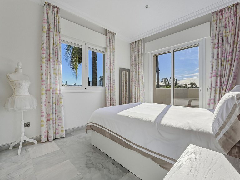 Villa for Sale in Guadalmina Alta, Malaga 18