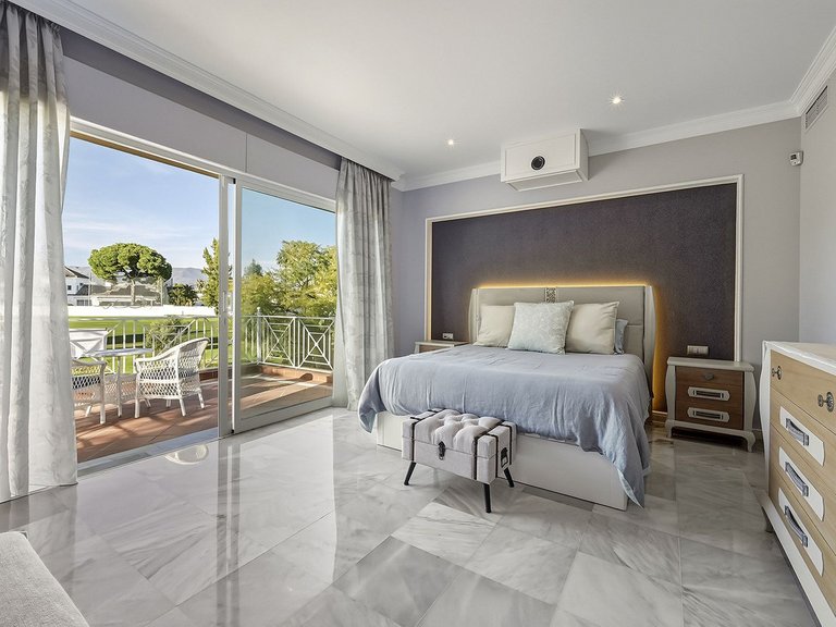 Villa for Sale in Guadalmina Alta, Malaga 20