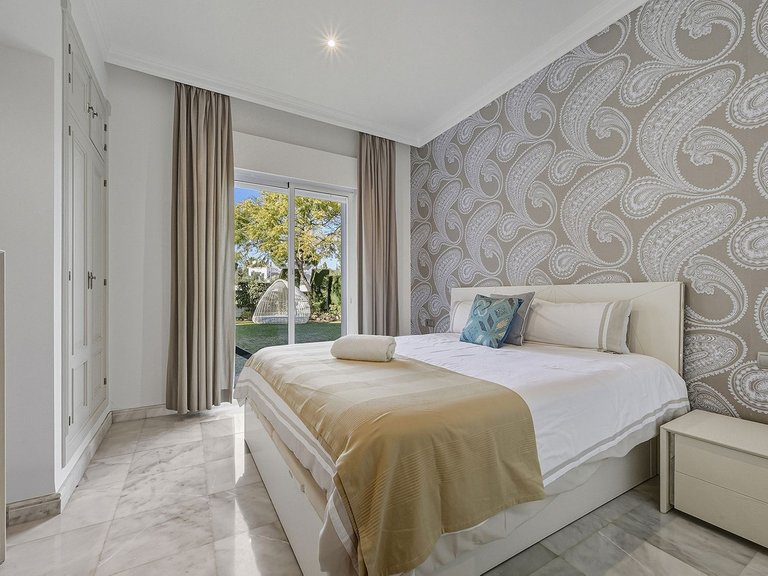 Villa for Sale in Guadalmina Alta, Malaga 23