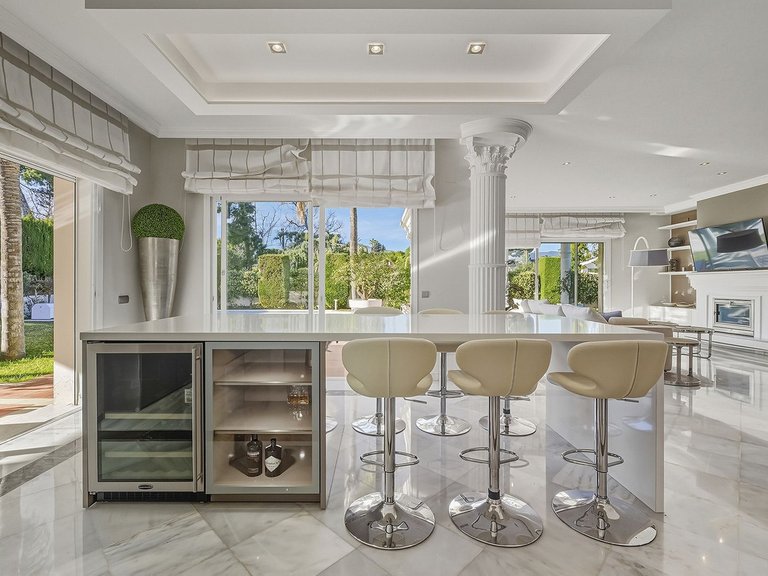 Villa for Sale in Guadalmina Alta, Malaga 4