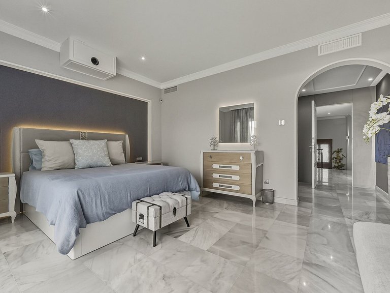 Villa for Sale in Guadalmina Alta, Malaga 5