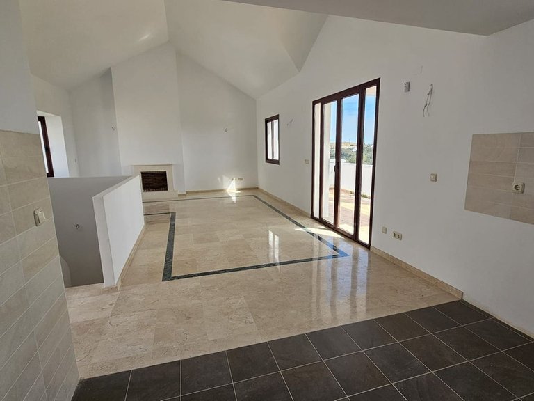 Villa for Sale in Doña Julia, Malaga 8