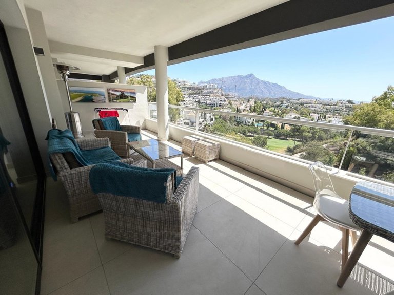 Apartment for Sale in La Quinta, Malaga 1