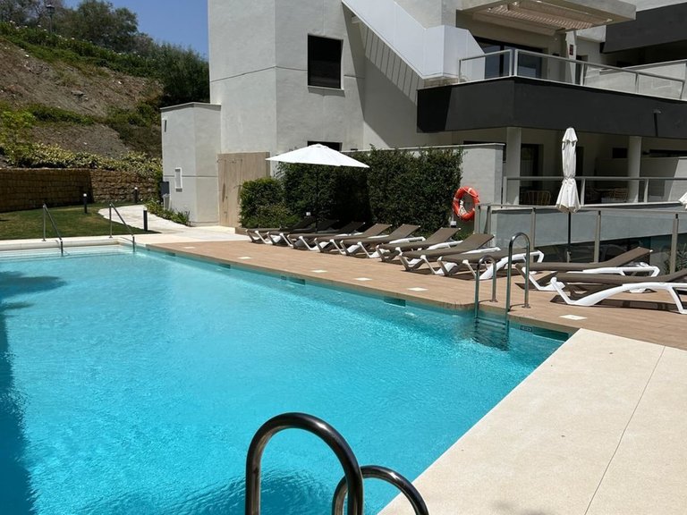 Apartment for Sale in La Quinta, Malaga 11