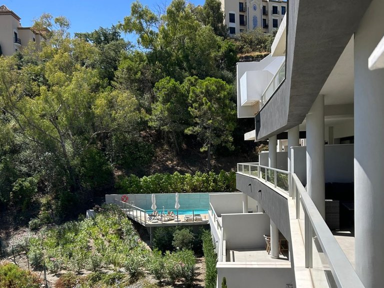 Apartment for Sale in La Quinta, Malaga 43