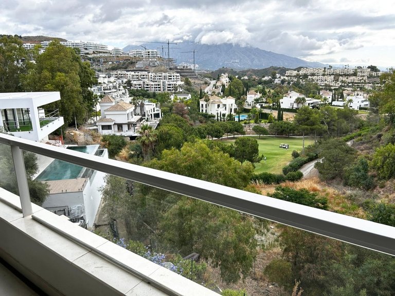 Apartment for Sale in La Quinta, Malaga 6