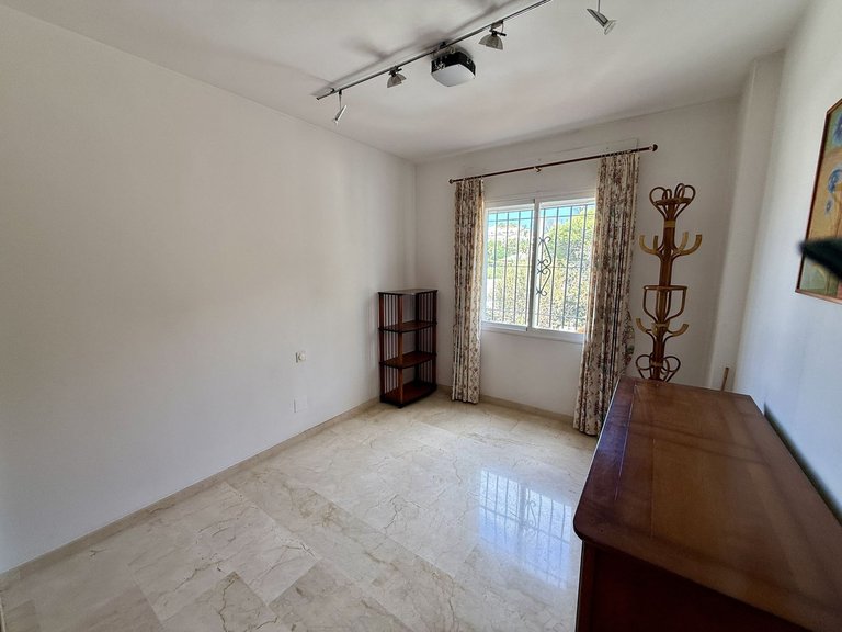Villa for Sale in Elviria, Malaga 11