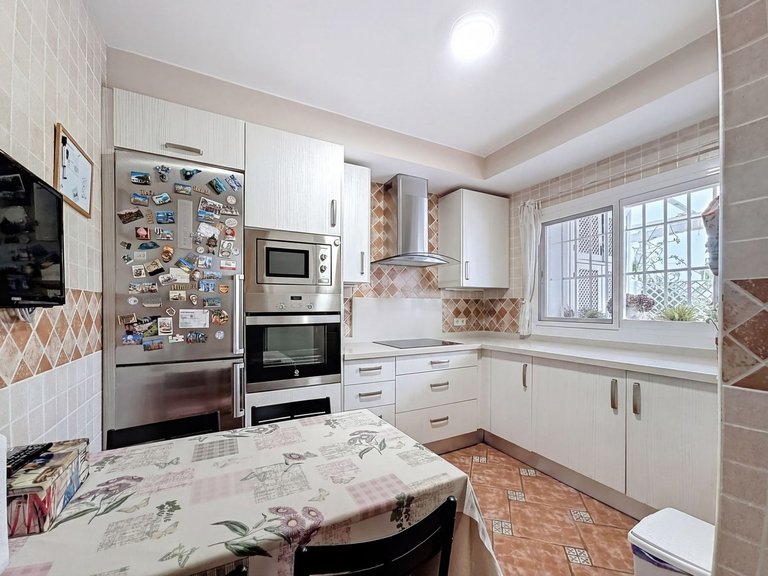 Villa for Sale in Nagüeles, Malaga 18