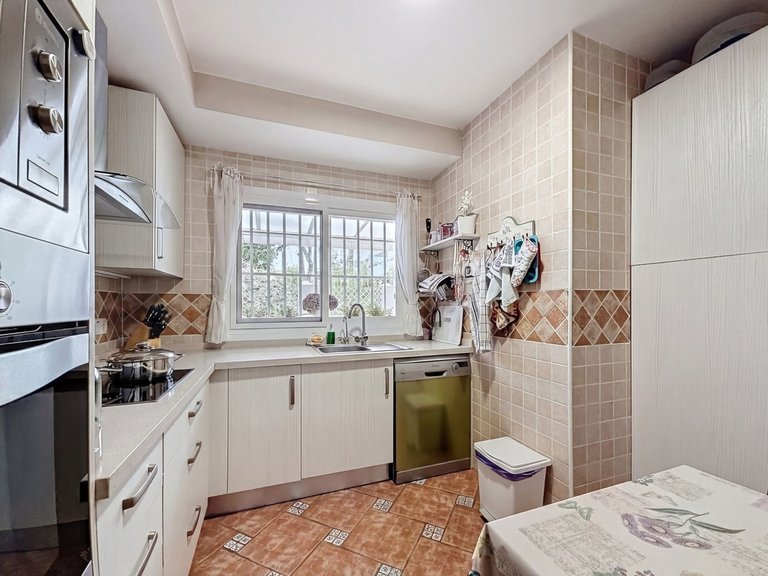 Villa for Sale in Nagüeles, Malaga 19