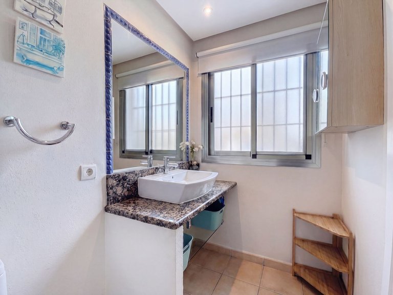 Villa for Sale in Nagüeles, Malaga 29