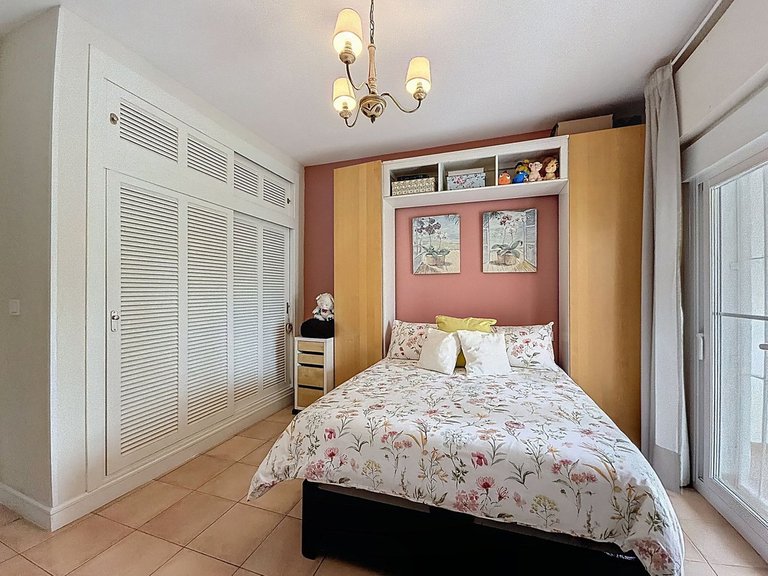 Villa for Sale in Nagüeles, Malaga 32