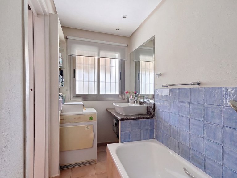 Villa for Sale in Nagüeles, Malaga 35