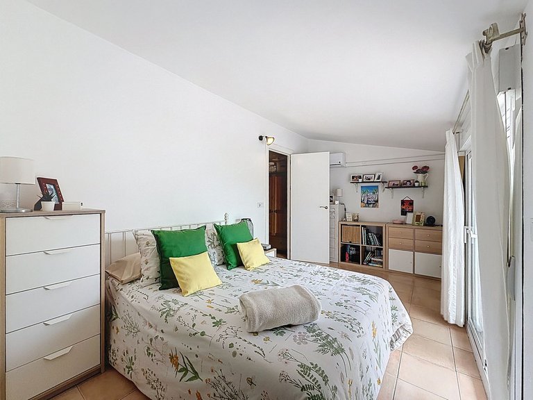 Villa for Sale in Nagüeles, Malaga 38