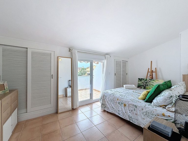 Villa for Sale in Nagüeles, Malaga 39