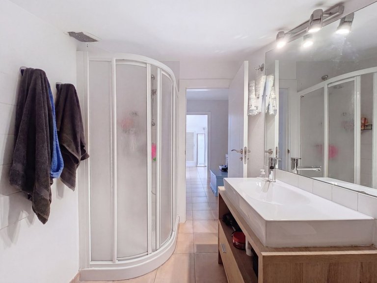 Villa for Sale in Nagüeles, Malaga 41