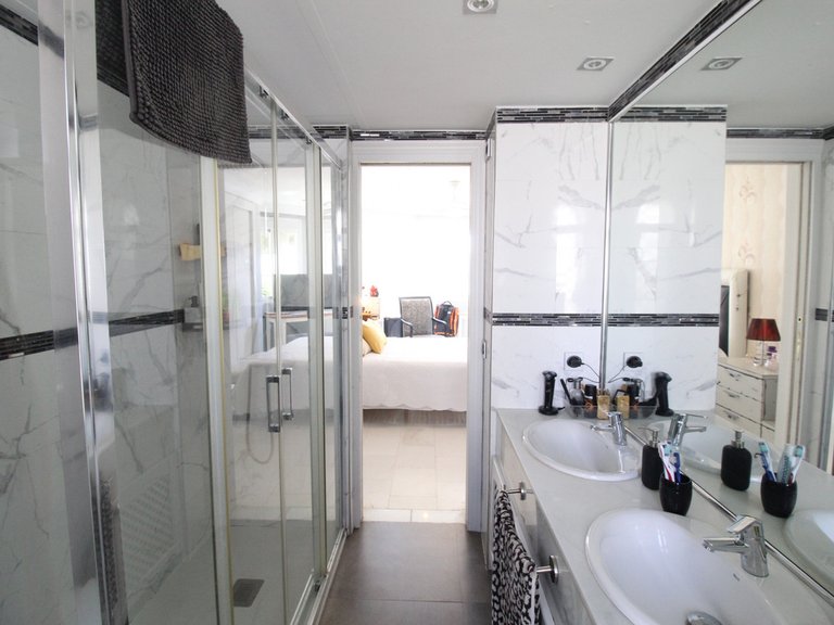 Villa for Sale in Nueva Andalucía, Malaga 23