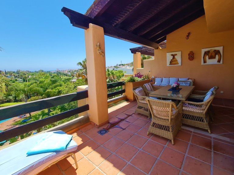 Apartment for Sale in New Golden Mile, Malaga 1